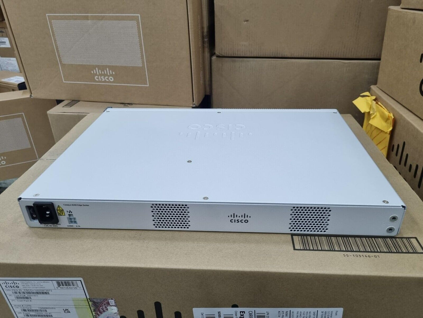 C8200L-1N-4T Catalyst 8200L 1-Nim Slot and 4x1G WAN Ports